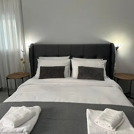 Anastasia Luxury ניאה מודאניה