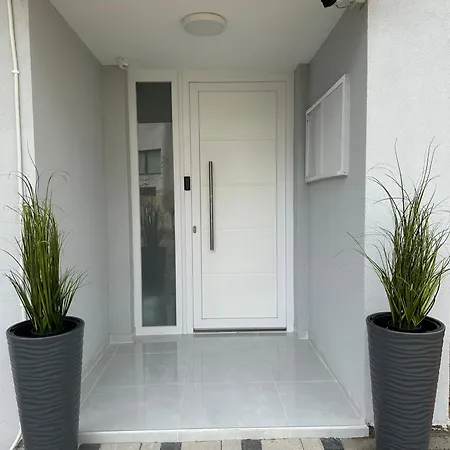 Anastasia Luxury דירה ניאה מודאניה