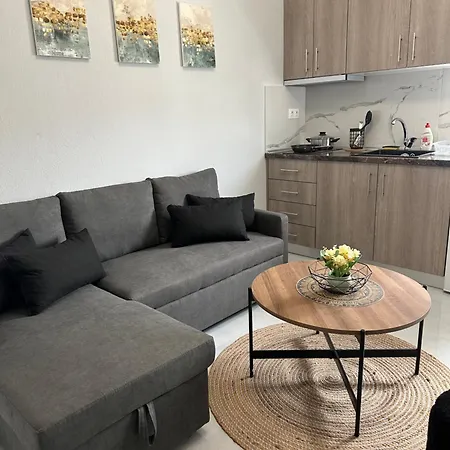 Anastasia Luxury * ניאה מודאניה